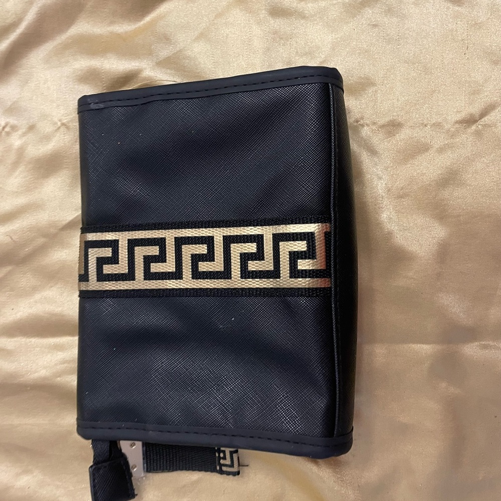 Versace Black and Gold Geometric Bag NWOT - Picture 3 of 3